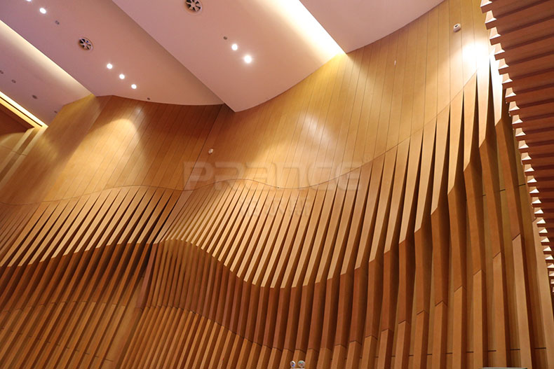 演讲厅木纹铝单板